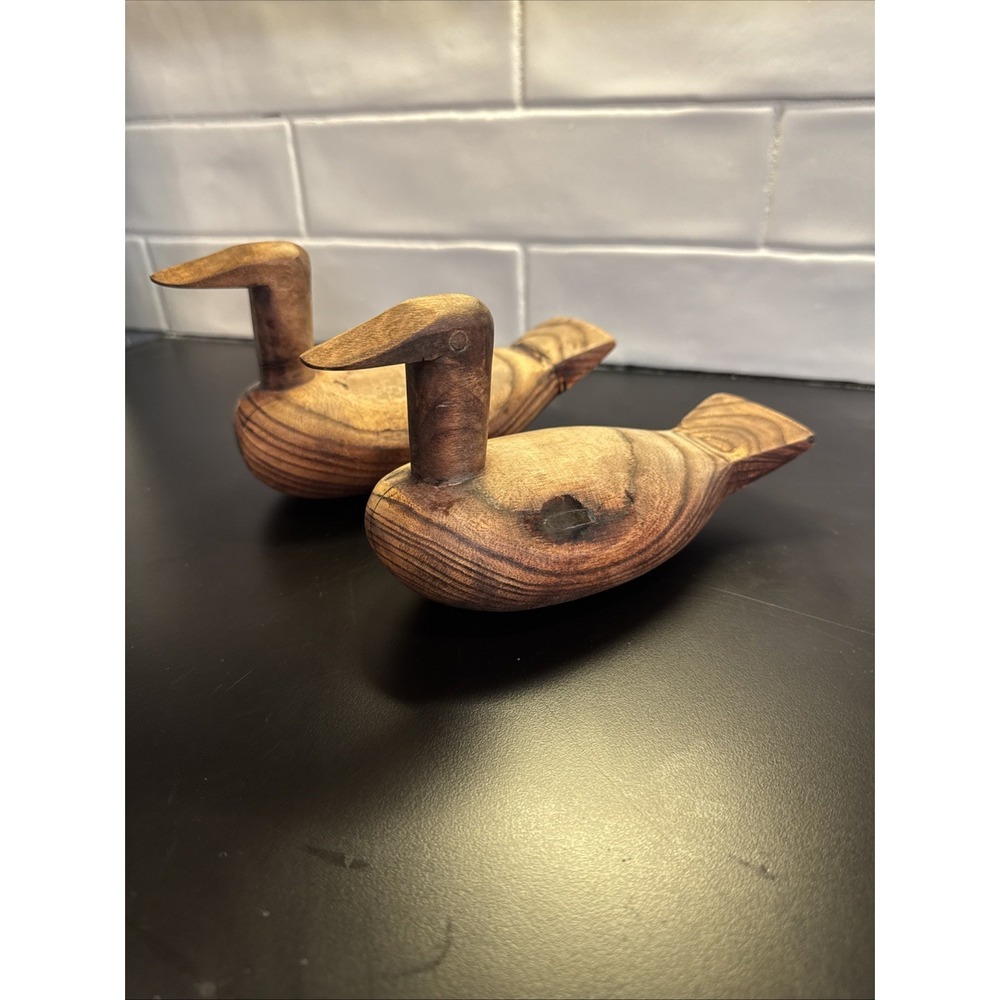 RARE ANTIQUE PRIMITIVE HAND‎ CARVED PAIR OF WOODEN DUCKS